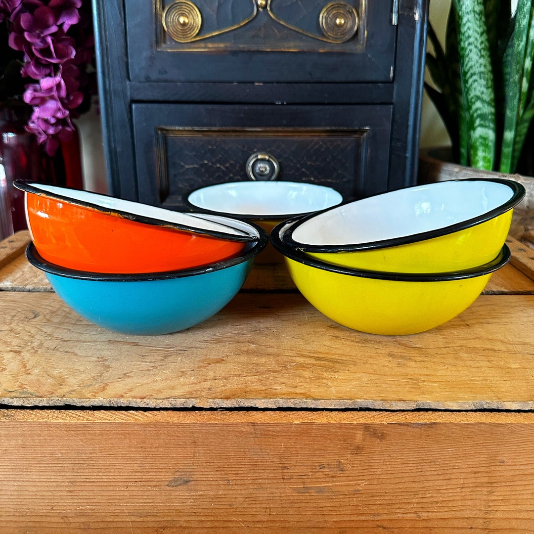 Vintage Enamelware Bowls, Set of 5 Colorful Enamel Bowls. Made in Japan