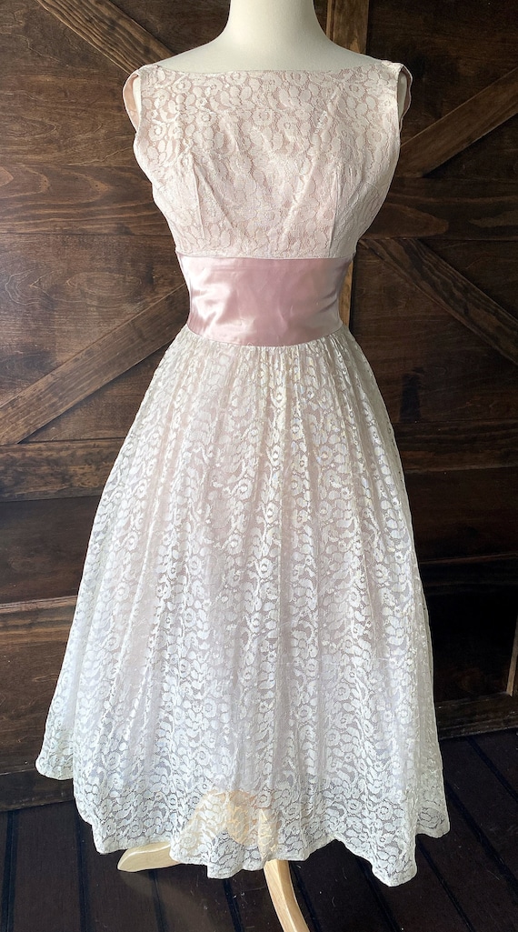 chinese dress ladies Anna lace- 1950s vintage dress with pleat at back – heartmycloset