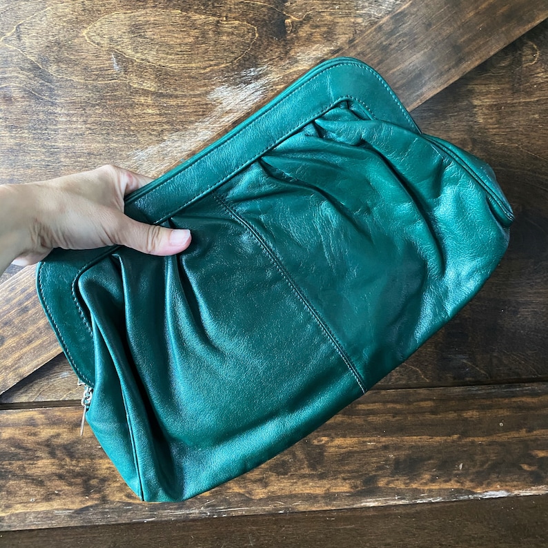 Vintage Gorgeous handbag green leather clutch San Antonio Mall vintage accessories bag