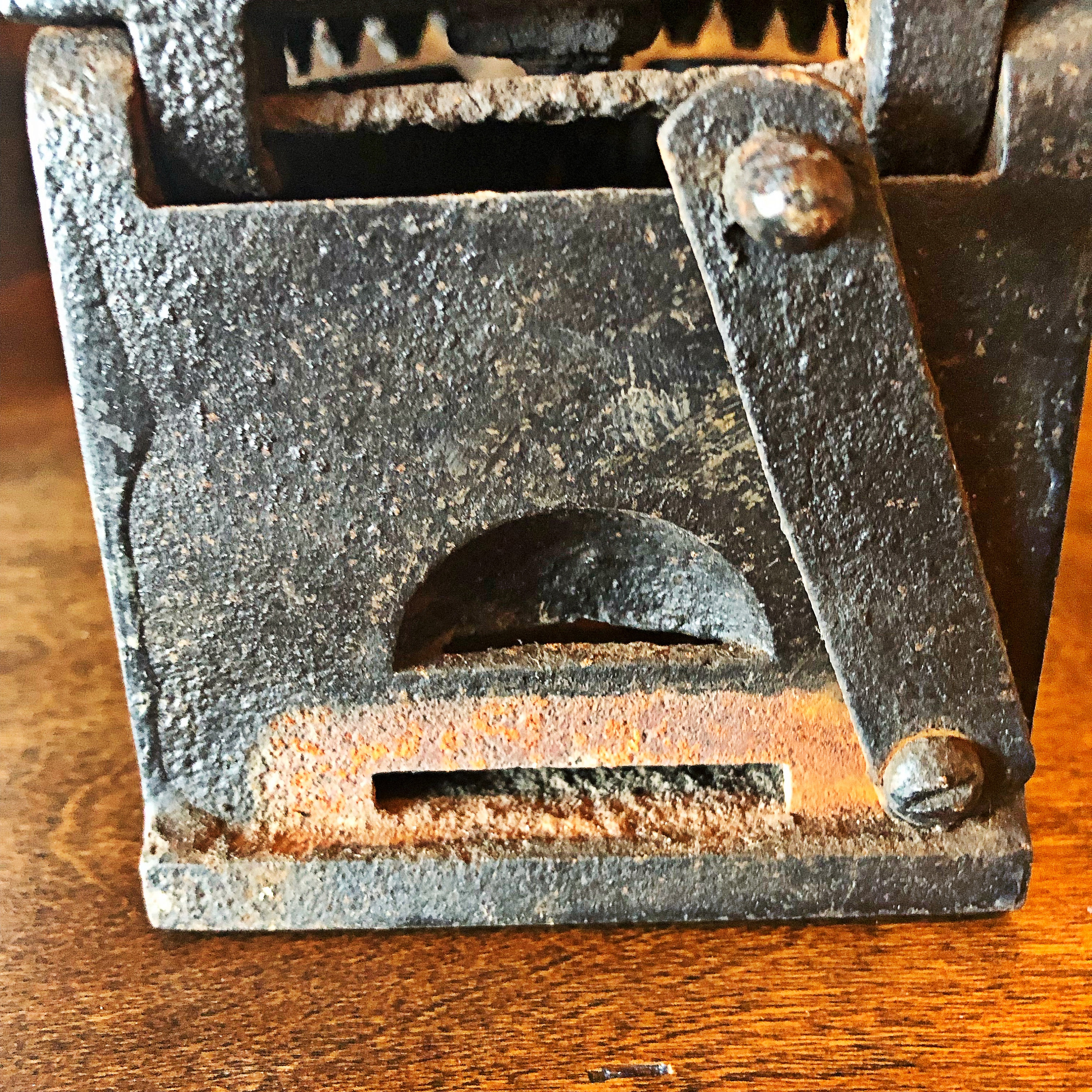 アンティーク石炭アイロン：鋳鉄アイロンボックス、原始的な農家の装飾