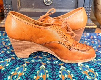 Vintage 1970s Town & Country Woven Leather Oxford Heels Brown Lace Up Shoes Size 6B Made in Brazil