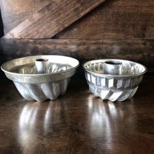 Vintage metal jello mold, pudding mold, bundt pan, set of two fluted pans, vintage kitchen decor, midcentury baking pans