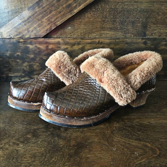 Vintage clogs, wood heel, pointed toe, 1940's Euro