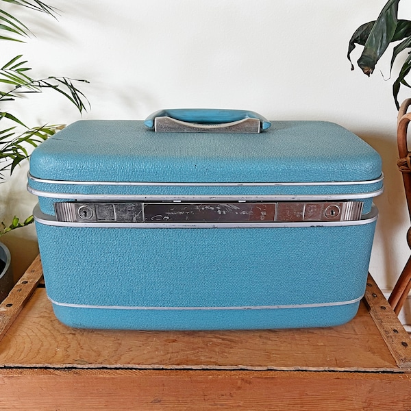 Vintage train case, toiletry case, vintage luggage, Samsonite luggage