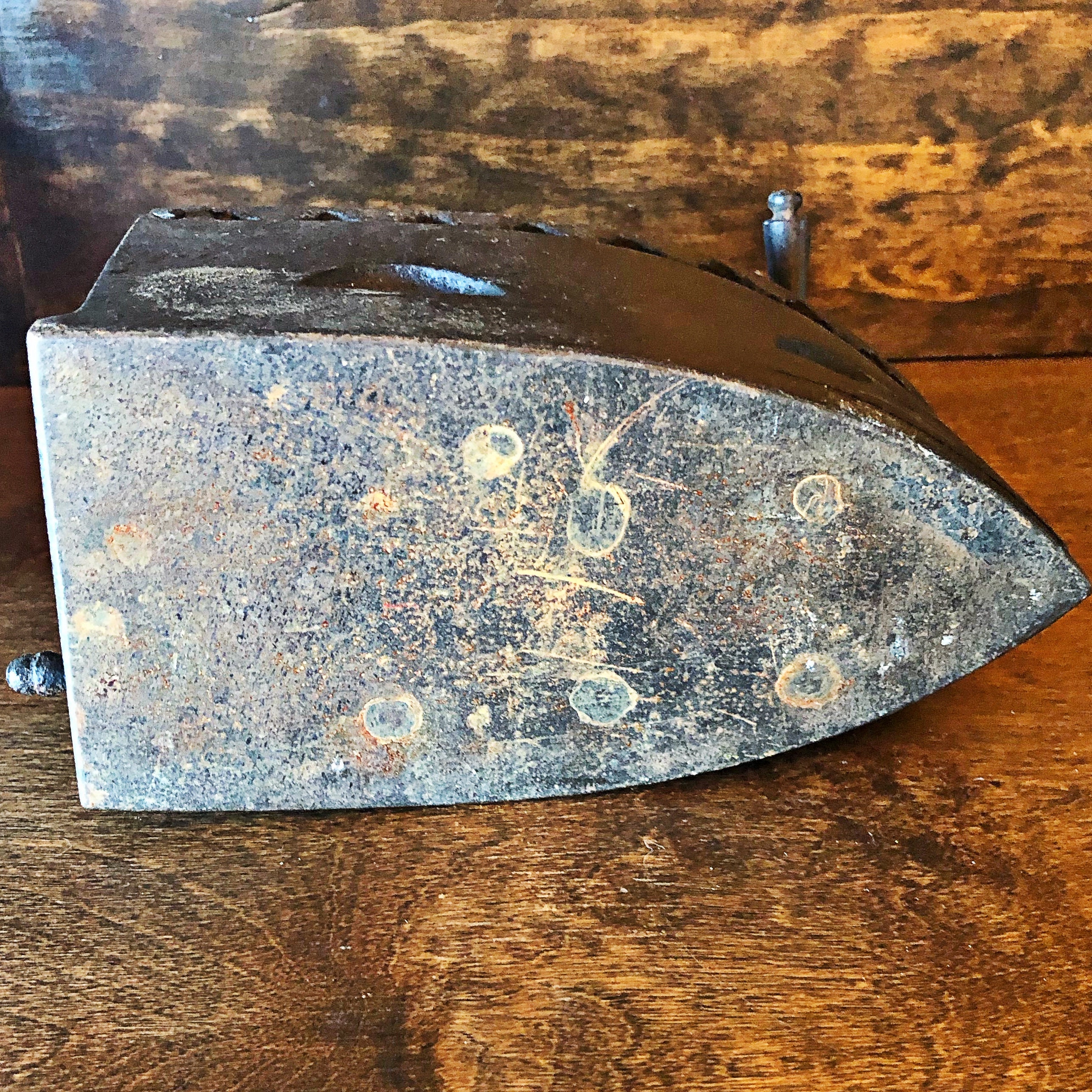 アンティーク石炭アイロン：鋳鉄アイロンボックス、原始的な農家の装飾