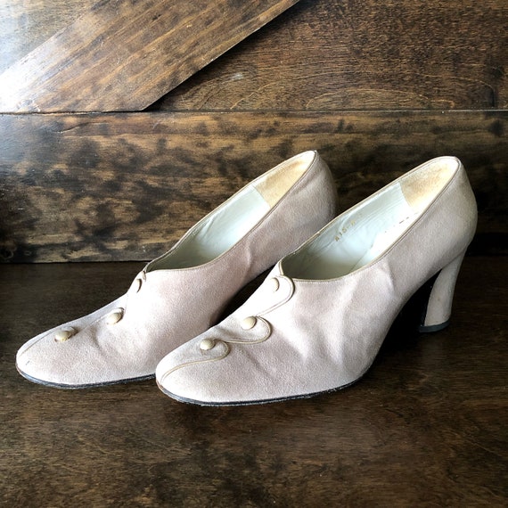 Vintage 1940's suede pumps by The Revolution made in | Etsy