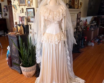 Abito da sposa vintage anni '50, set composto da velo in raso avorio e pizzo, strascico con bottoni in vetro, abito da sposa personalizzato, taglia XS.