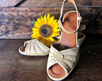 Vintage Yellow Leather Sandals: 1960s Sling Back Shoes, Size 7B