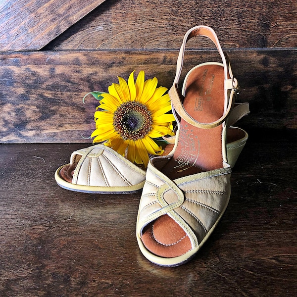 Vintage sandals, yellow leather, sling back, open toe, square heel, size 7 B, vintage 1960's boho shoes, NOS
