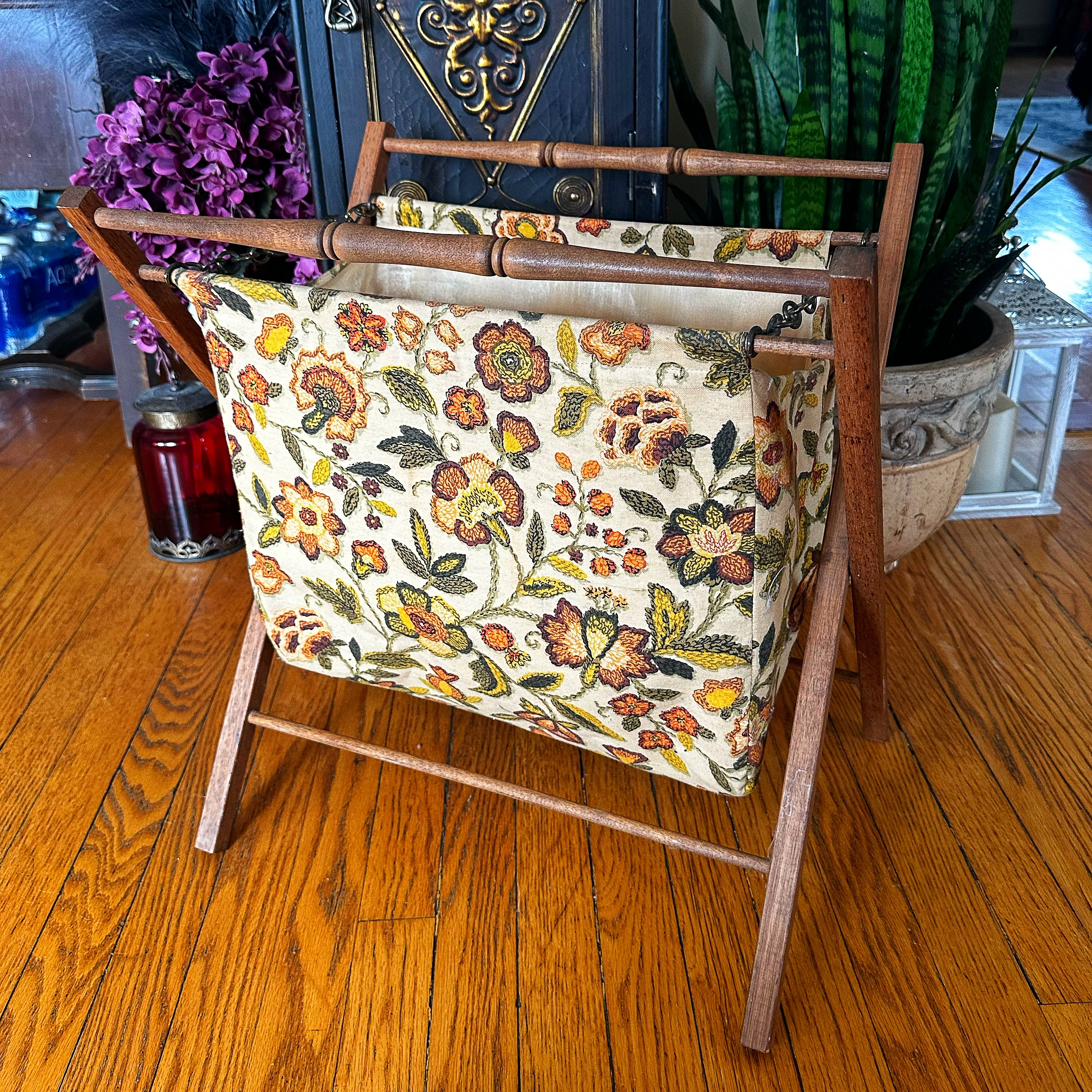 Vintage Floral Magazine Rack: Mid-century Folding Knitting Storage
