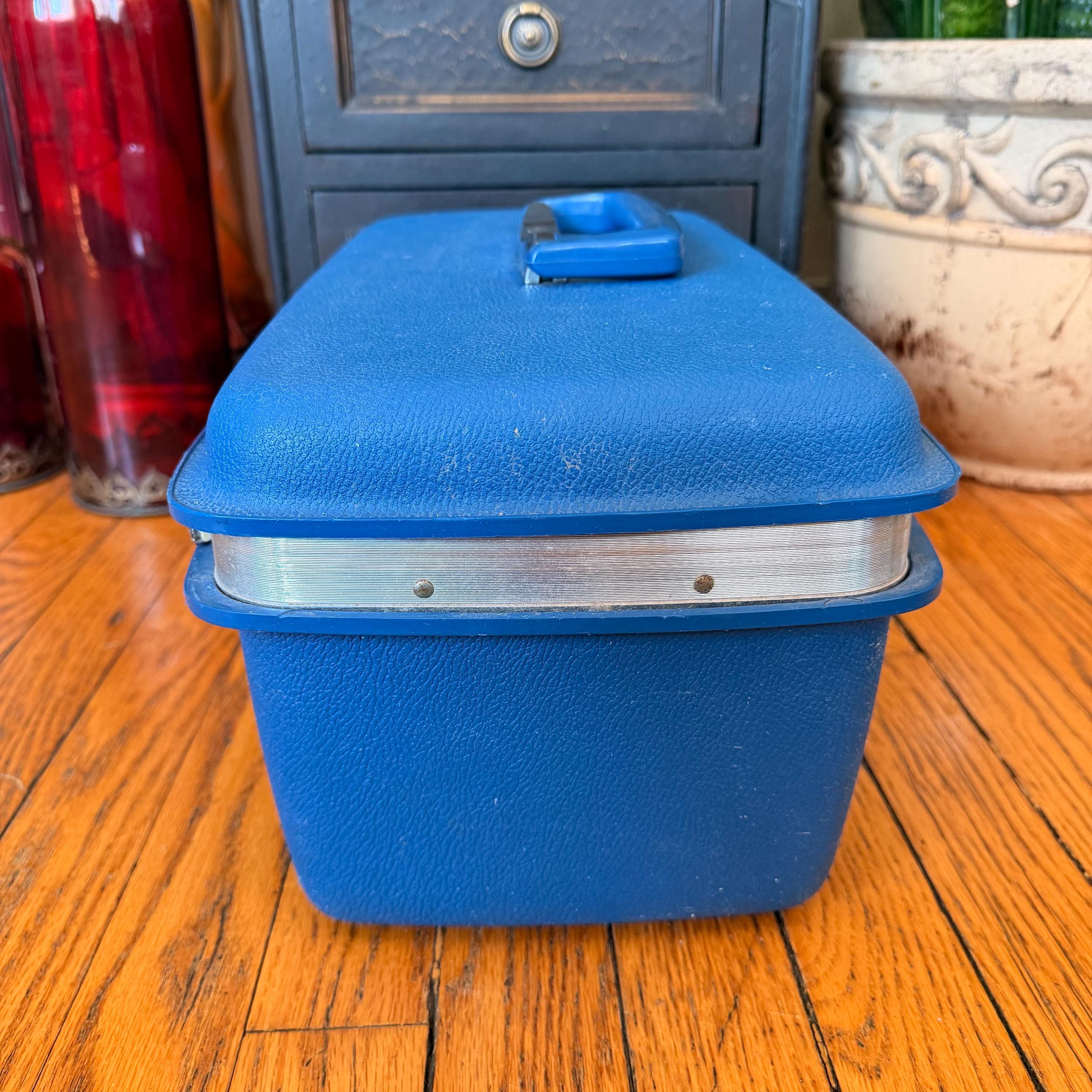 Vintage Samsonite Train Case: Blue Mid-century Hard Shell Luggage