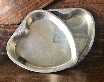 Vintage Bake King Heart Cake Pans: Farmhouse Kitchen Decor