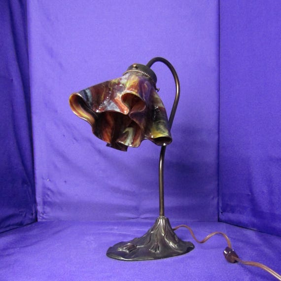 Hallett Studios Folded Handkerchief Art Glass Gooseneck Table Lamp