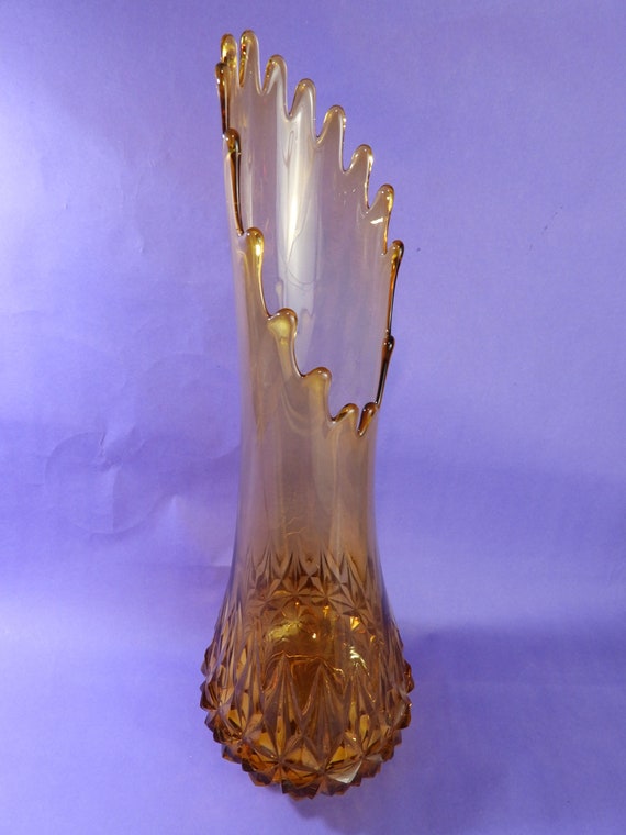 LE Smith / Swung Glass Vase