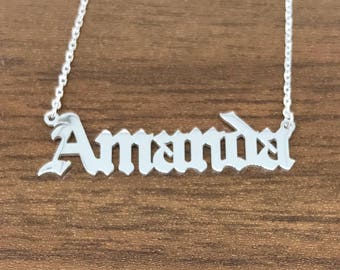 Amanda old english name necklace silver