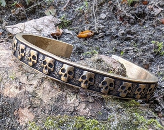 Pulsera de puño de calavera pesada joyería gótica de halloween