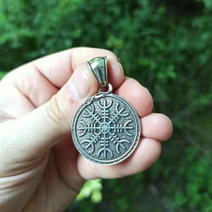 Norse aegishjalmur pendant | Viking necklace jewelry