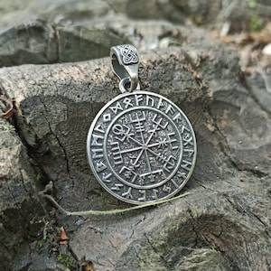 Vegvisir pendant Rune compass | Norse necklace | Viking jewelry