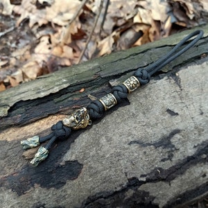 Berserker skull paracord keychain | knife lanyard