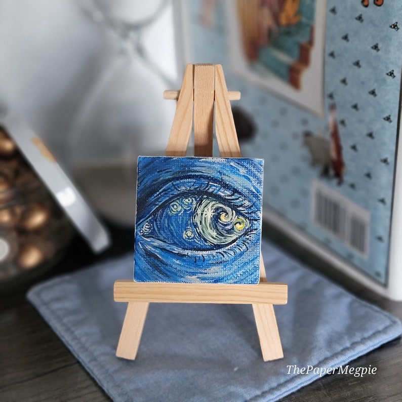 Starry Eye, mini pittura 2x2, pittura ispirata alla notte stellata, arte dipinta in miniatura, tema luna e stelle, immagine 6