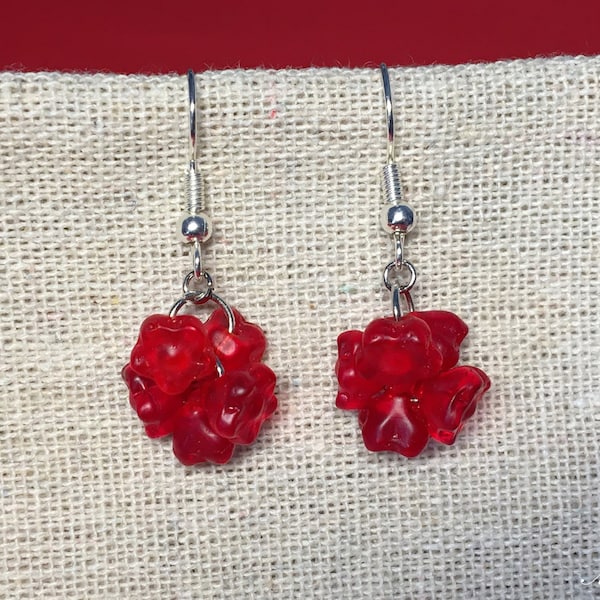 Boucles d'oreilles goutte rouge en verre tchèque, boucles d'oreilles fleur rouge, boucles d'oreilles bouquet floral rouge, boucles d'oreilles grappe de verre, cadeaux pour amoureux rouge