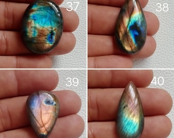 Cabujón de labradorita de alta calidad, color púrpura multicolor brillante, gema de labradorita natural, cabujón liso de labradorita con formas mixtas para la fabricación de joyas.
