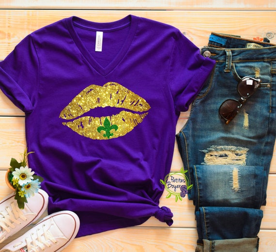 Funny Mardi Gras Purple Lips T-Shirt Funny Mardi Gras Purple Lips T-Shirt