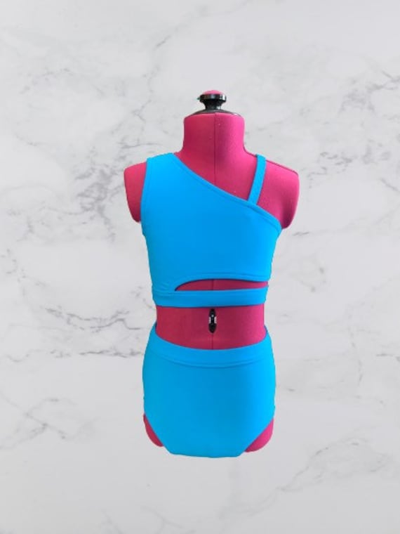 Kelsey Twist Front Crop Top/Shorts Set Kelsey Twist Front Crop Top/Shorts Set