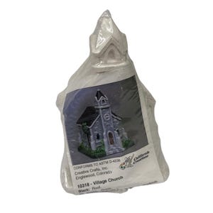 Iglesia de pueblo sellada, nueva, sin usar, de California Creations, lista para pintar, 10318*