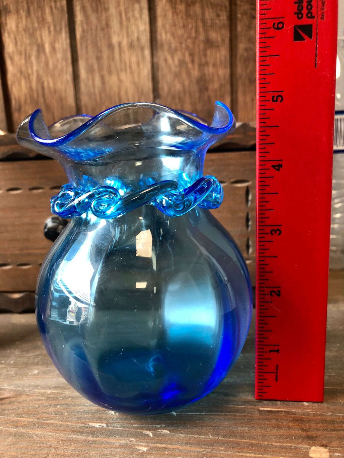 Beautiful Vintage Hand Blown Blue Vase With a Glass Swirl Around the