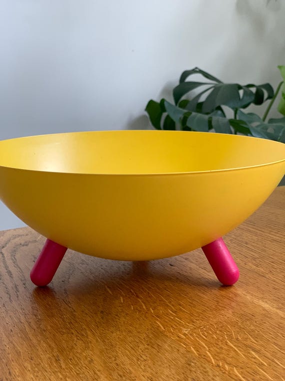 IKEA　Ola Wihlborg　フルーツボウル　小物入れ Vintage Postmodern Ola Wihlborg Memphis Style Ikea Tripod Console