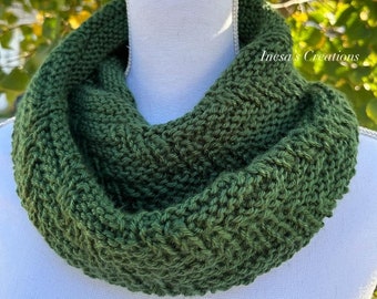 READY TO SHIP Hand Knit Scarf - Green Scarf - Green Cowl -  Hand Knit Cowl
