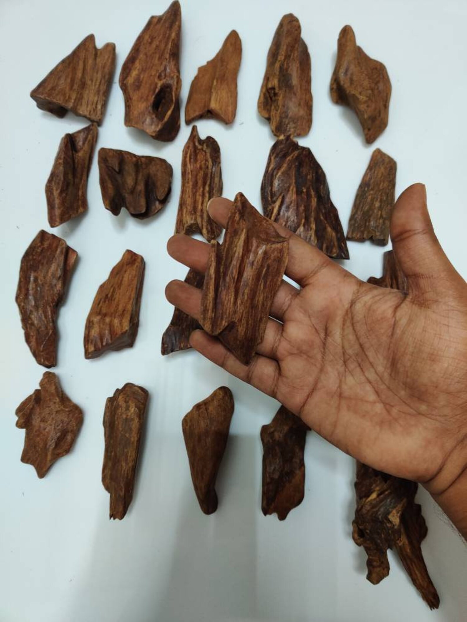 Agarwood Chips Cambodia / Oudh Chips / Agarwood Incense Triple Super A