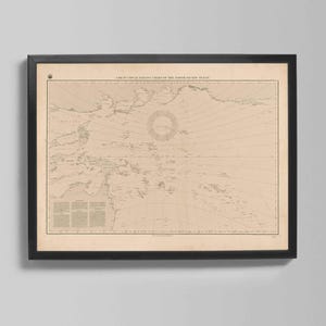 Puede incluir: Mapa antiguo enmarcado del Océano Pacífico Norte, con costas detalladas y líneas de navegación. Impreso en papel envejecido, enmarcado en negro. Ideal para decoración del hogar, mide aprox. 60 x 90 cm.