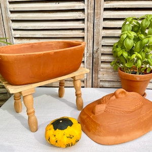 XL vintage terracotta Dutch oven, stewpot, large size earthenware cocotte, vintage lidded casserole dish, clay slow baker duck lid décor