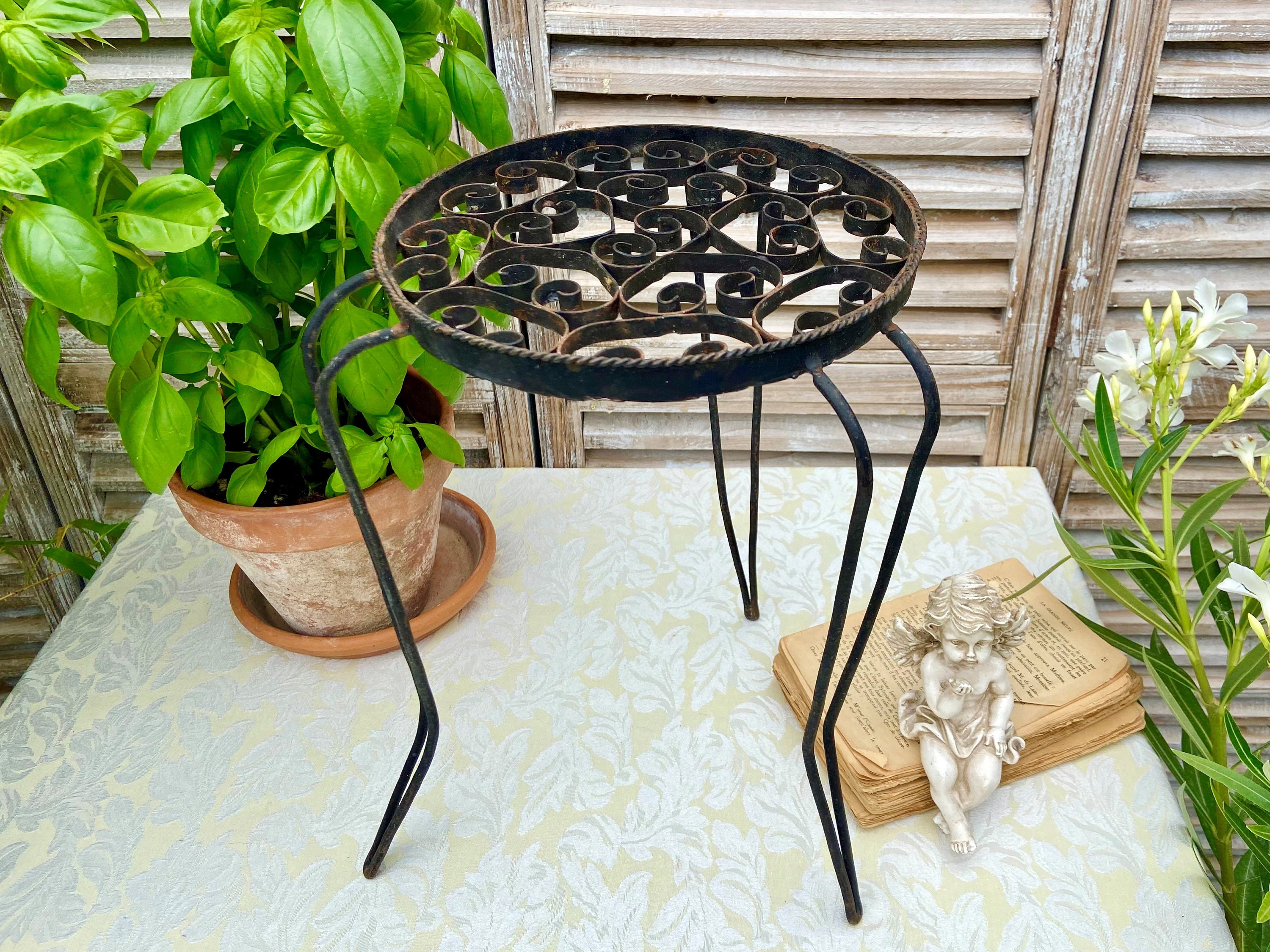 Flower Pot Holder Classic Style, Cast Iron - Holds 3 pots