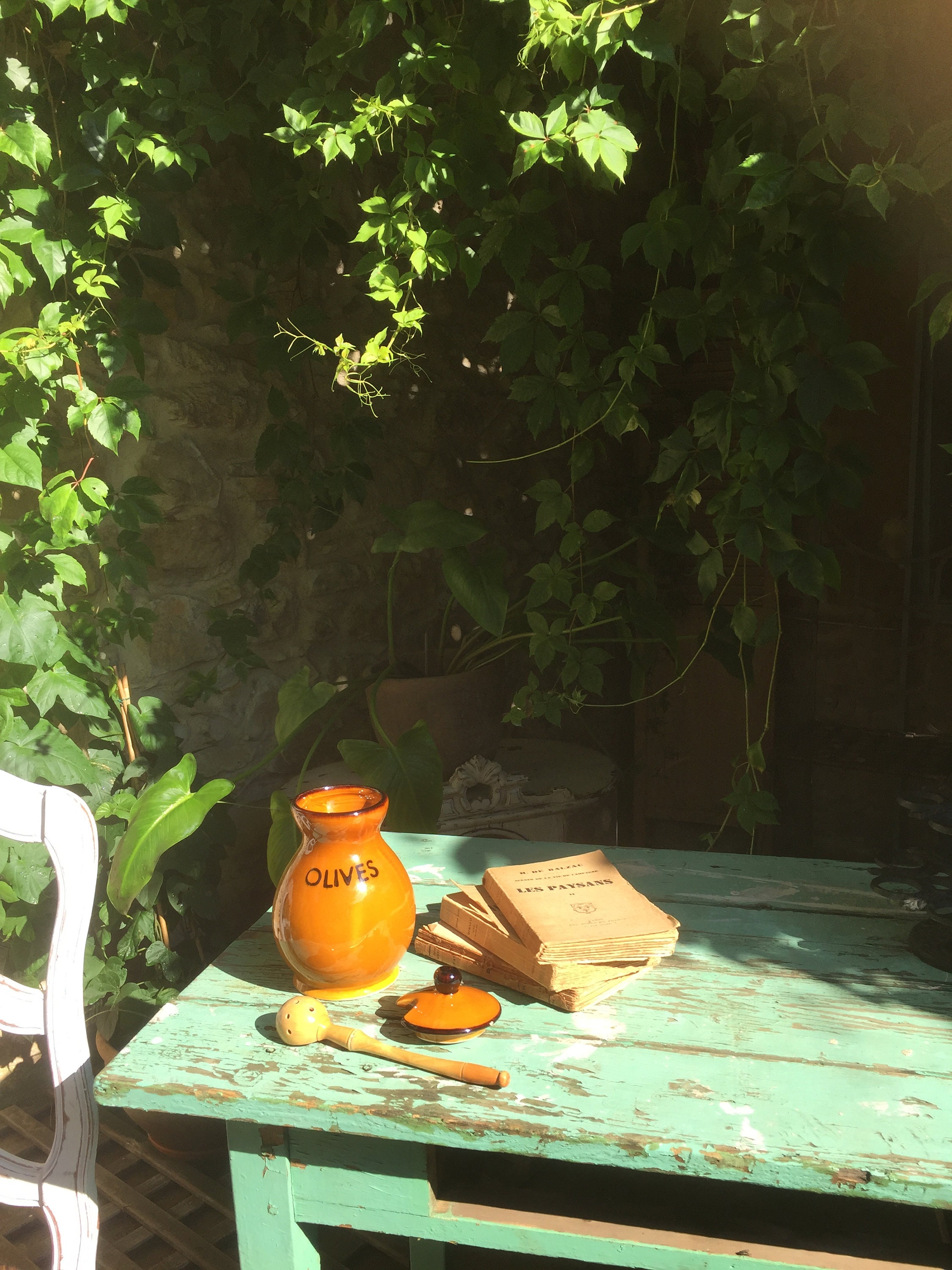 Olive pot and spoon French vintage hand made from Arles, mustard color