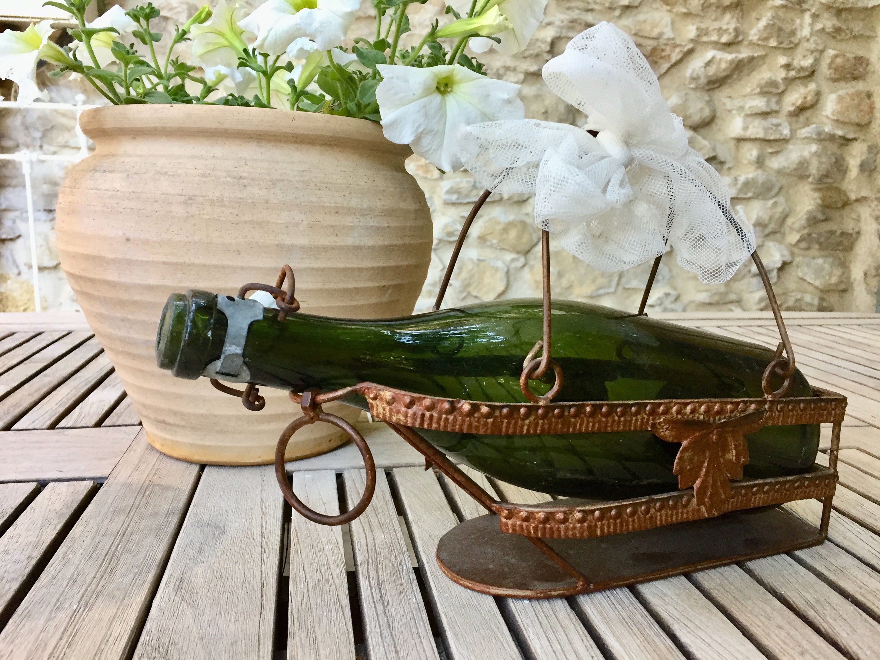 Panier de Versement Vin Millésimé, Porte-Bouteille en Métal Minable Français, Table