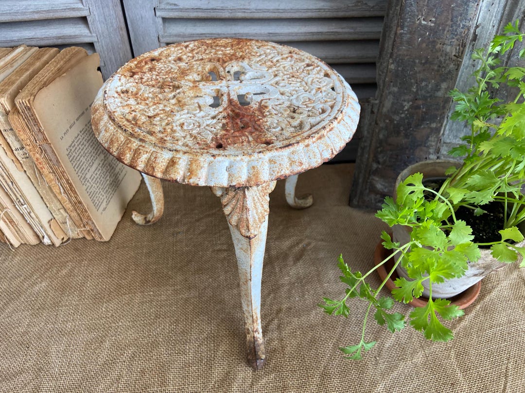 Antique White Cast Iron Plant Stand, Shabby-chic Rusty Flower Pot Stand ...