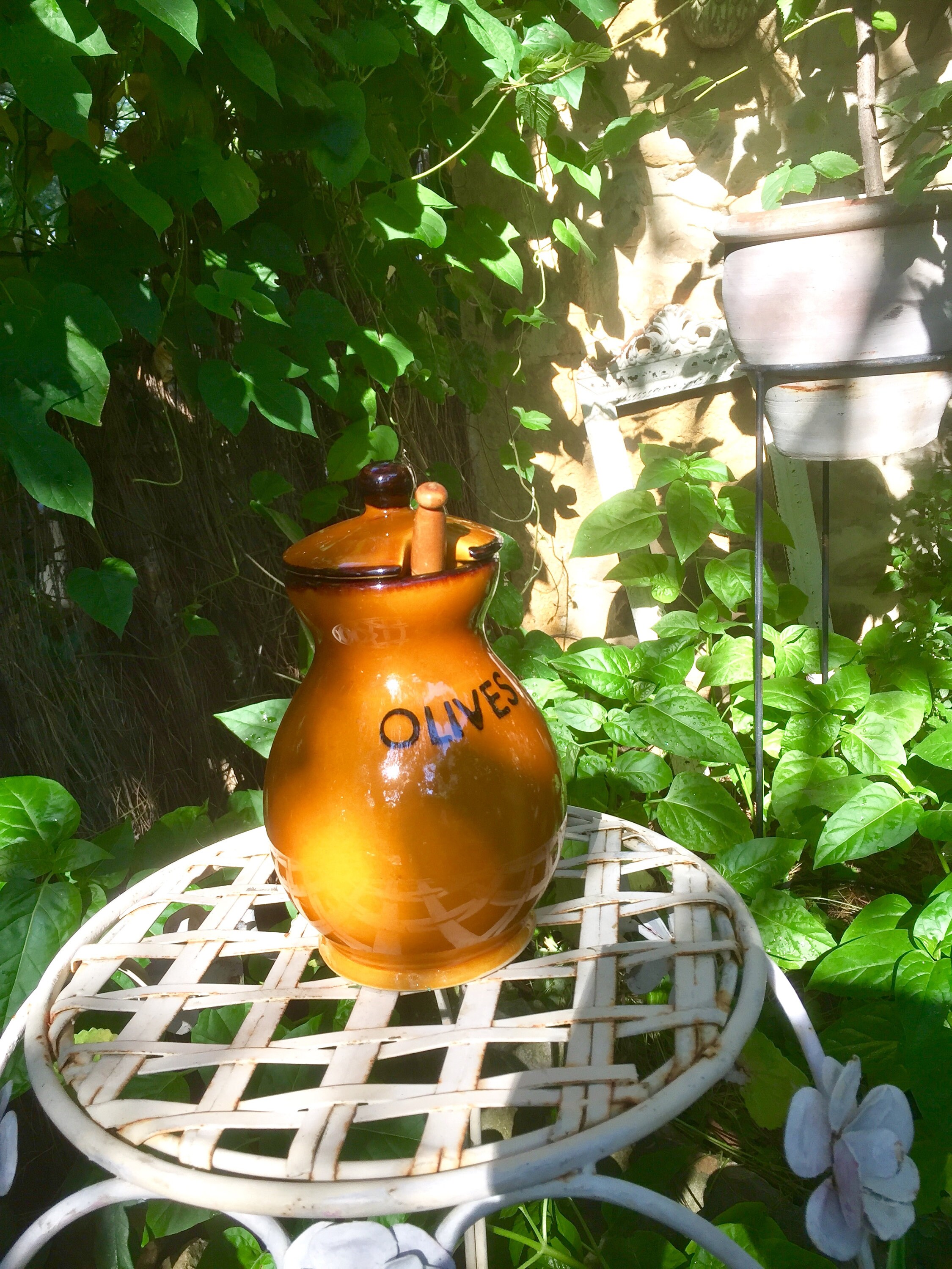 Olive pot and spoon French vintage hand made from Arles, mustard color