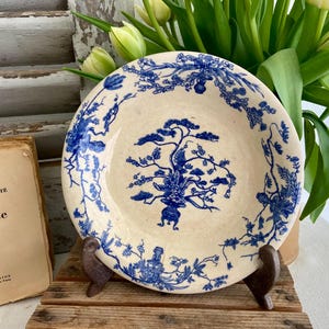 Ironstone footed bowl, antique XIX French GIEN blue transferware, motif YEDDO, Japanese theme, stained & crazed, Bonsai and wisteria décor