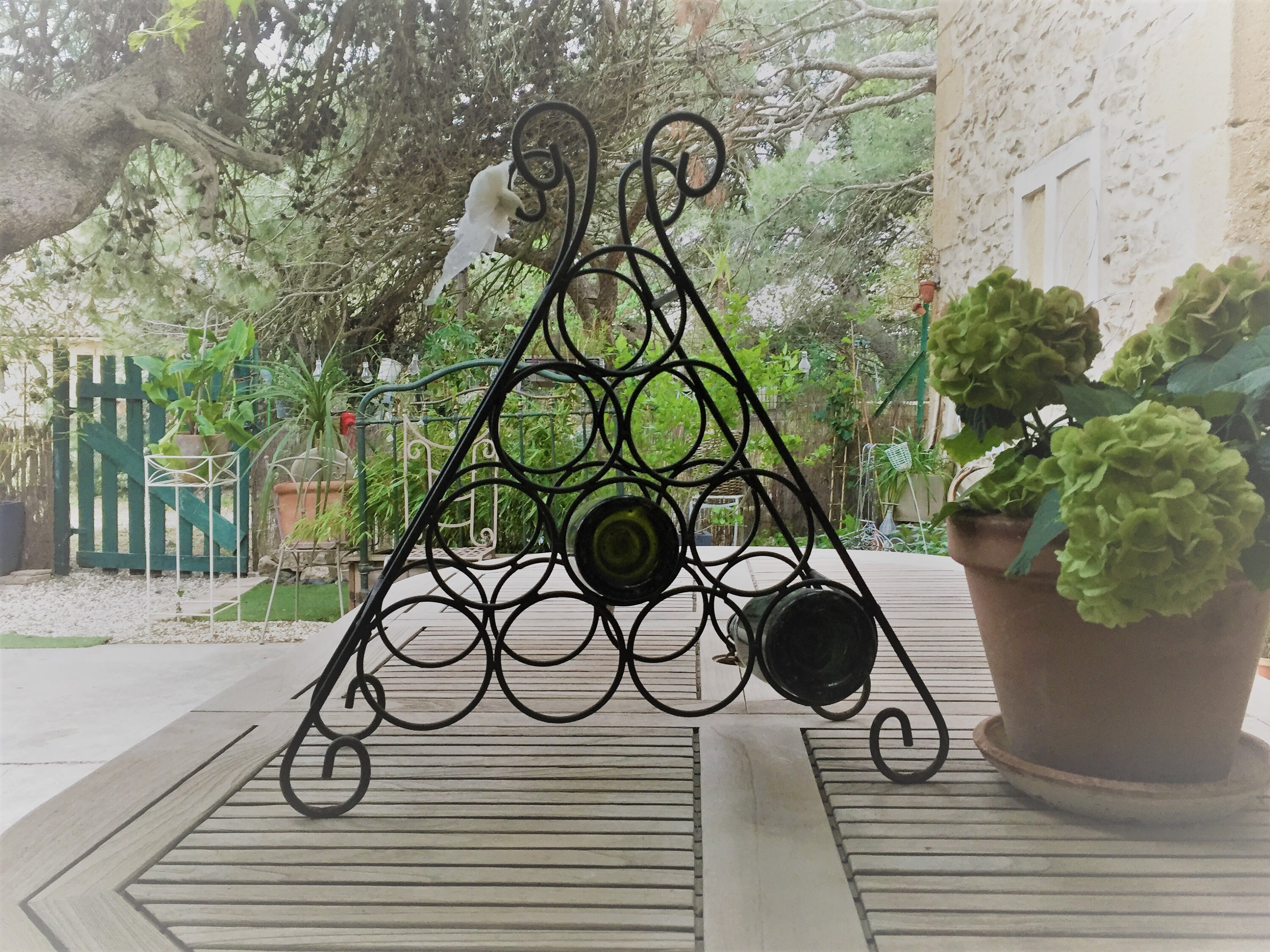 10 bottle metal wine rack