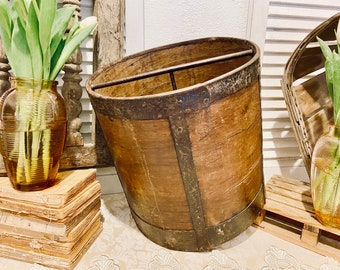 Antique grain measuring bucket, French farmhouse double décalitre dry goods measure, hand forged wrought iron and Bentwood, authentic patina