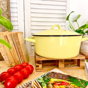 French yellow enameled saucepan, Large size vintage lidded marmite, retro 1970's enamelware cooking casserole with a black Bakelite lid knob