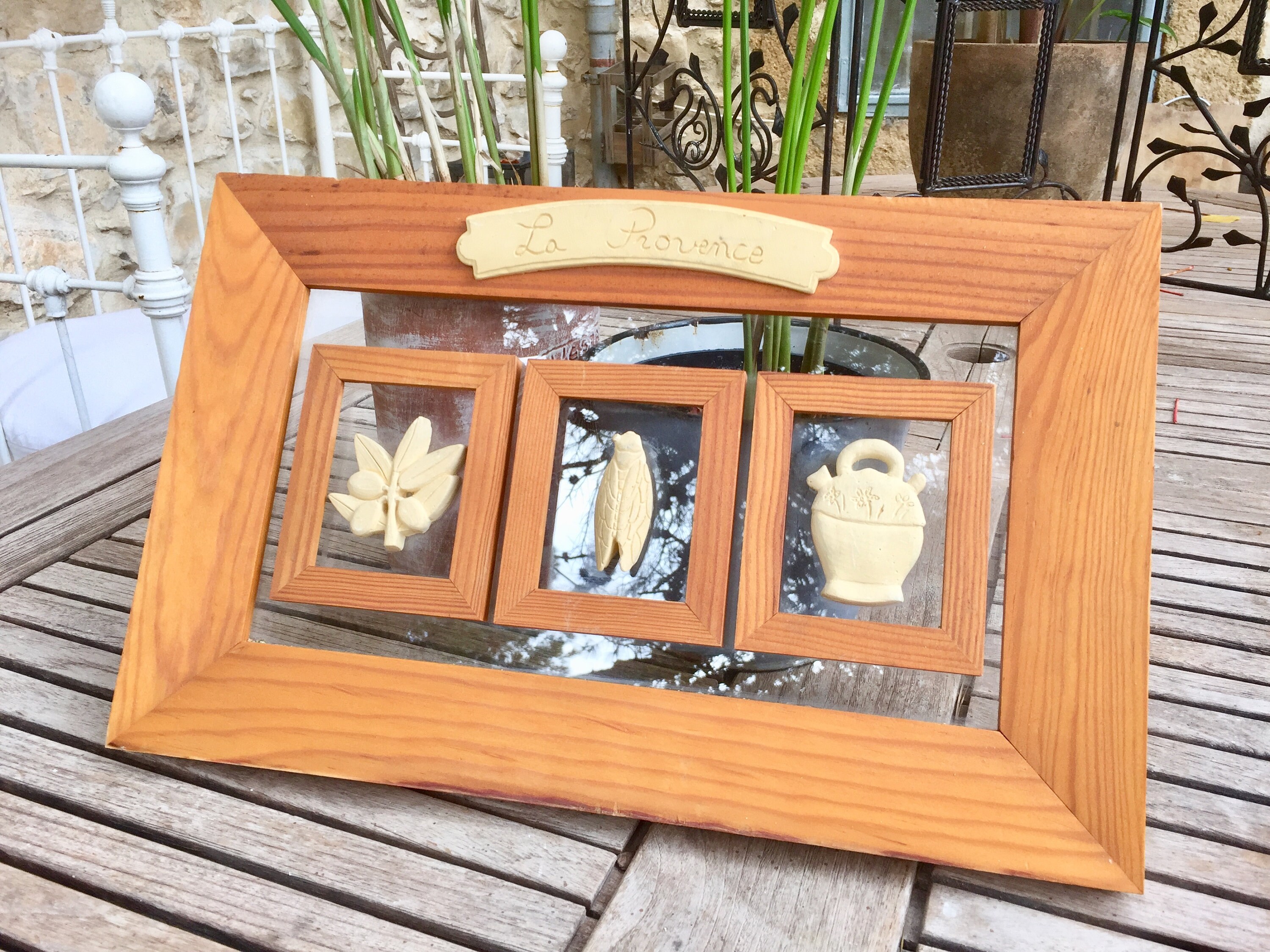 Français Image Encadrée de Cigale, Rameau d'olivier et d'une Gargoulette, Verrière, Céramique Tentur