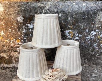 Set di 3 paralumi vintage in lino plissettato, paralumi vintage shabby chic francesi con clip, paralumi per lampadine in stile boudoir fatti a mano e completamente foderati in lino.