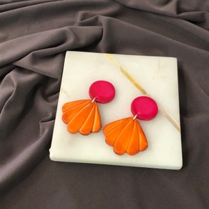 Summer Clip On Earrings for Women, Polymer Clay Earrings Painted with Alcohol Ink in Orange & Pink. Trendy Statement Jewelry Handmade Gift