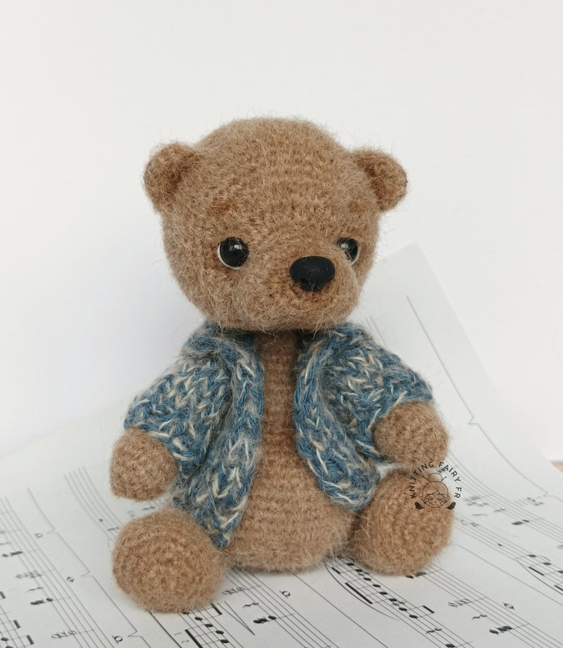 Ours en peluche en laine fait main au crochet image 3