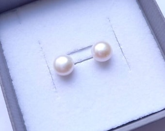7-8mm, Off-White, 9ct Yellow Gold, Freshwater Pearl, Stud Earrings