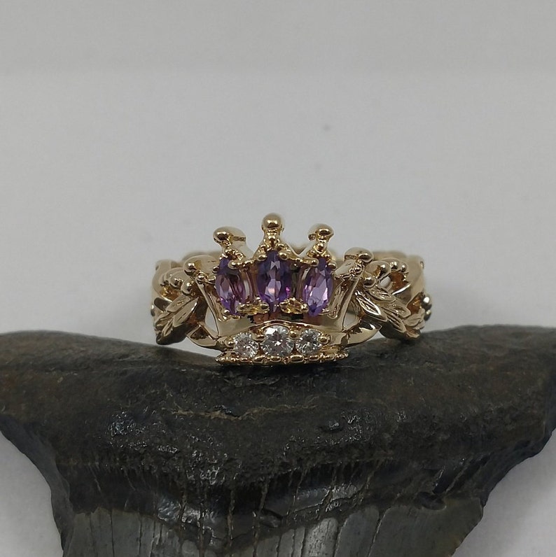 14k Crown Ring With Amethyst /& Diamonds